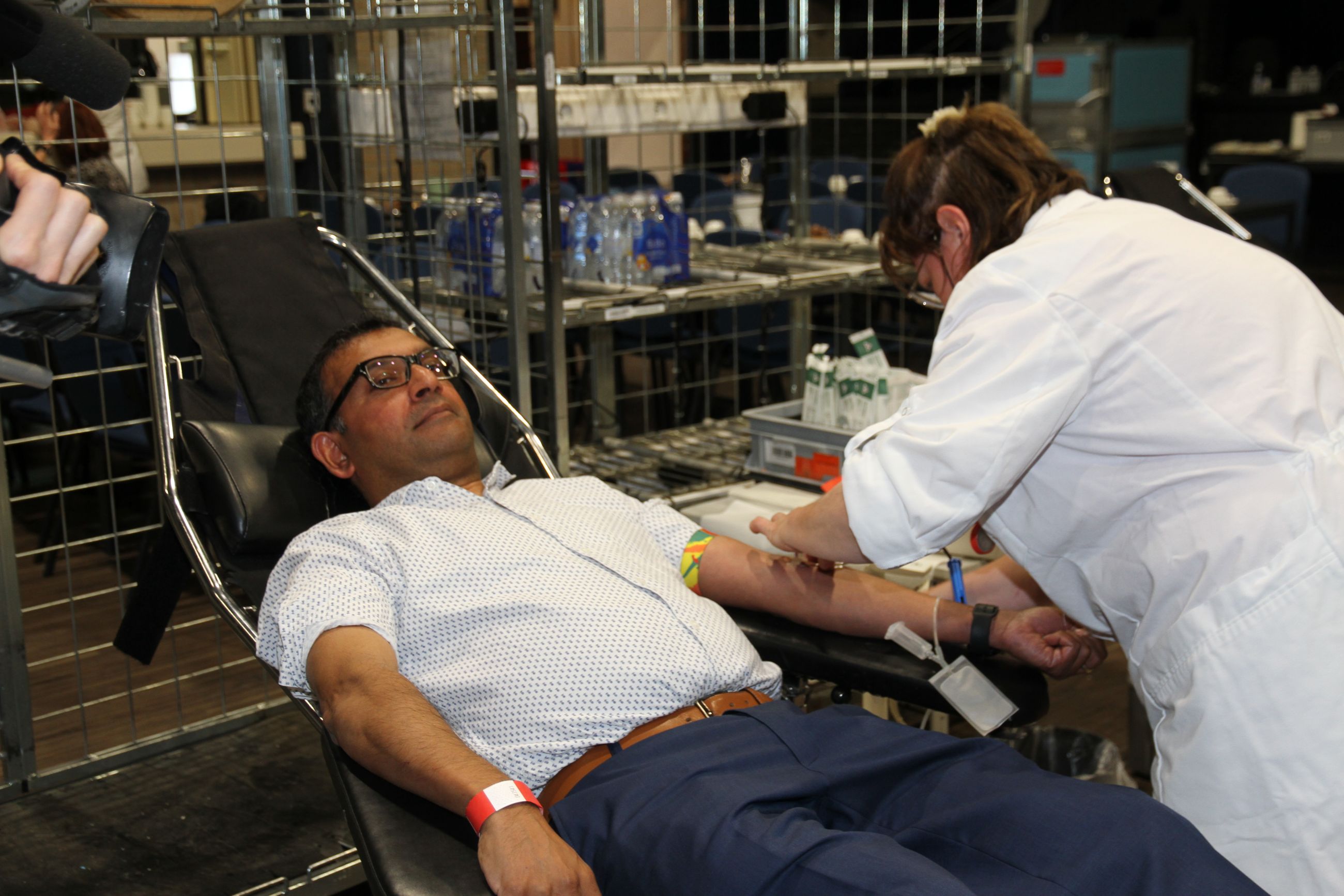 Heists gemeentepersoneel geeft 40 liter bloed