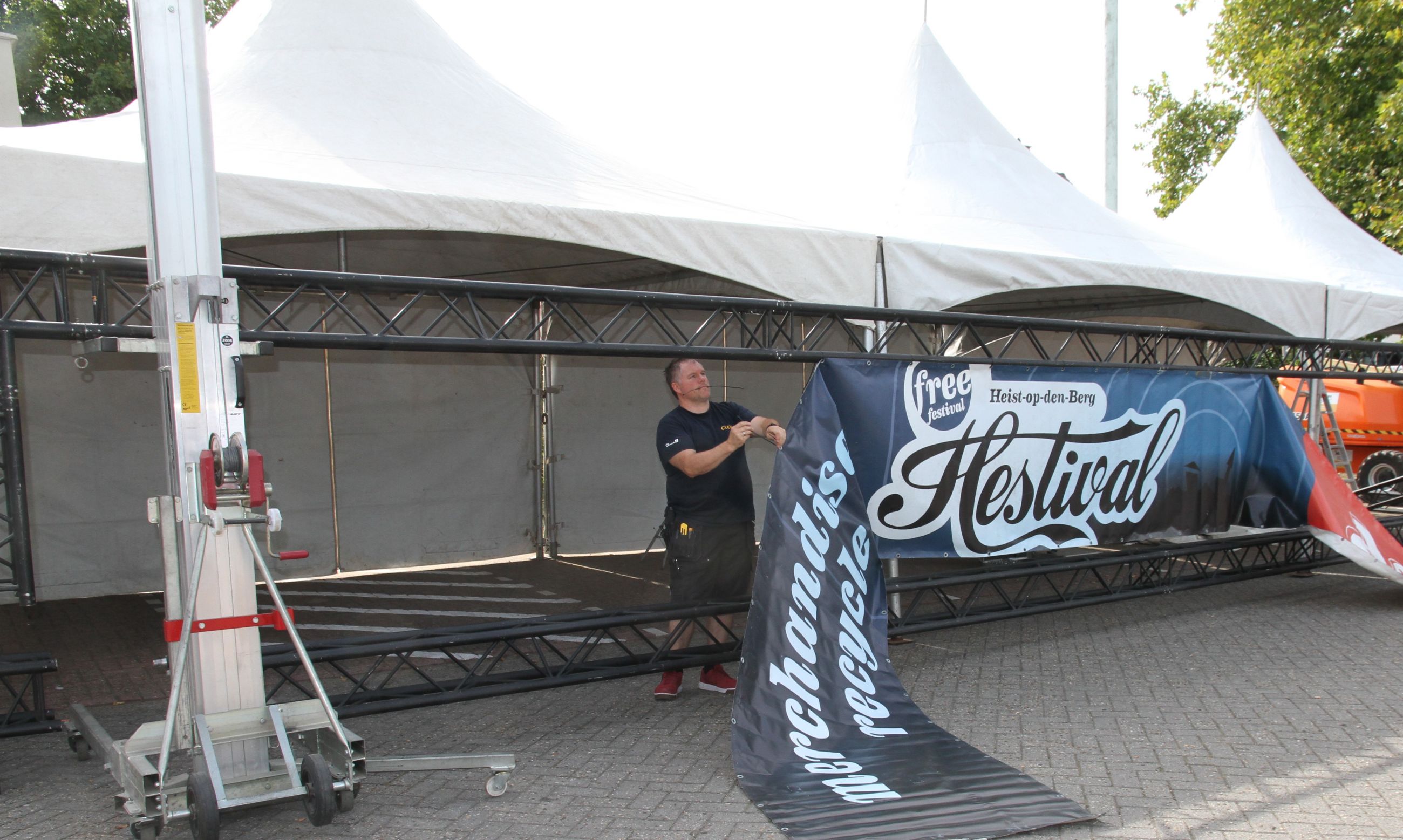 Hestival wordt opgebouwd
