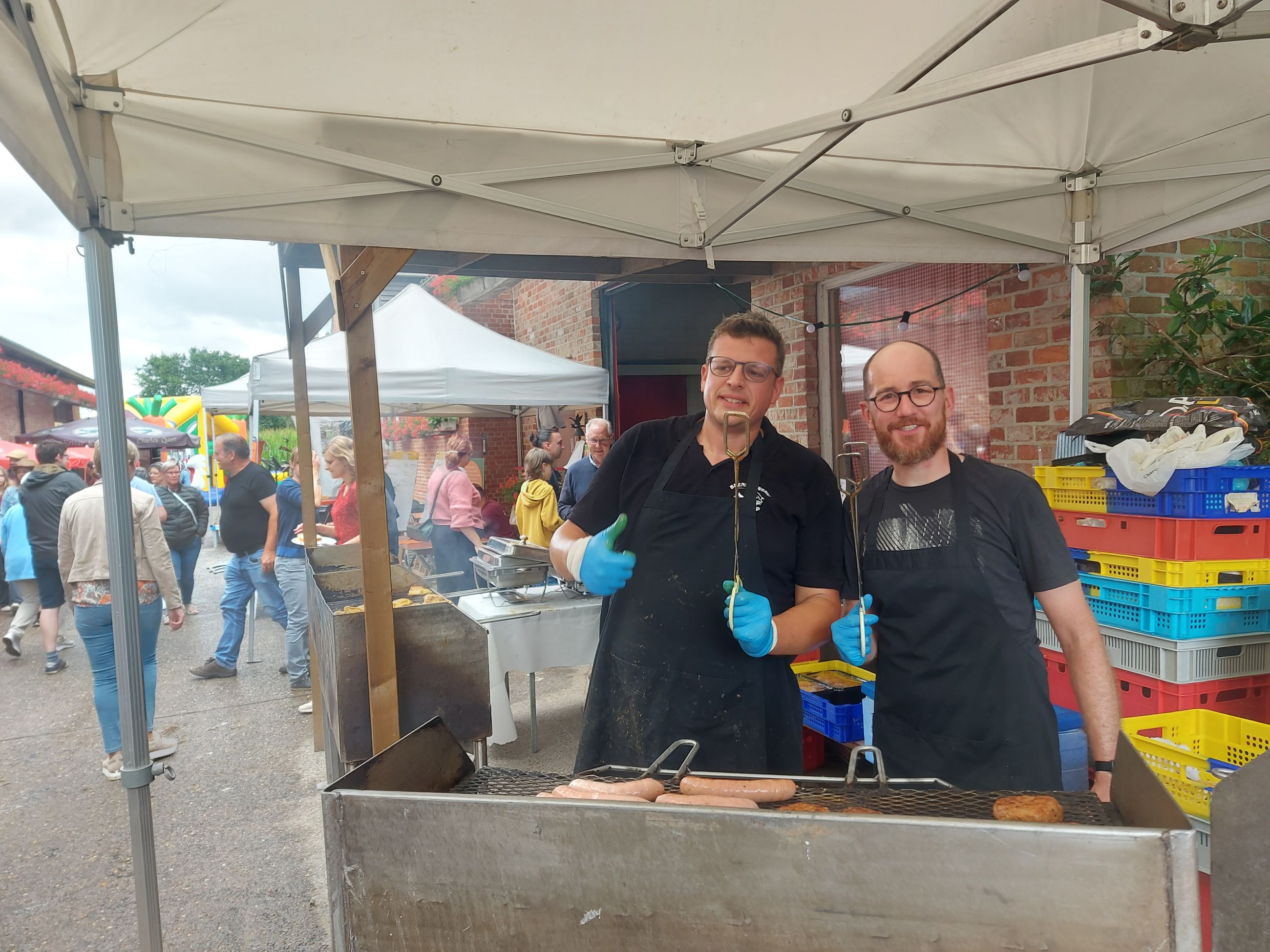 't Is weer barbecuetijd in Schriek
